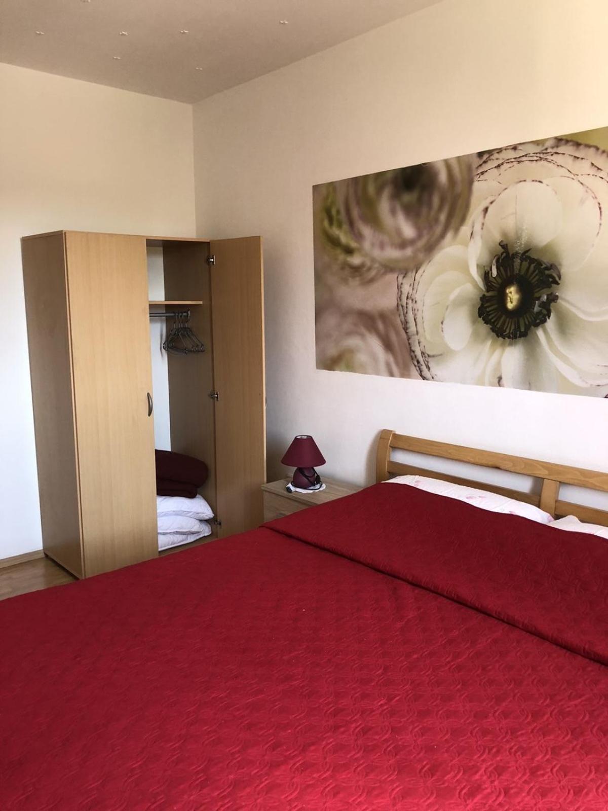 Apartman Sara ロヴィニ エクステリア 写真