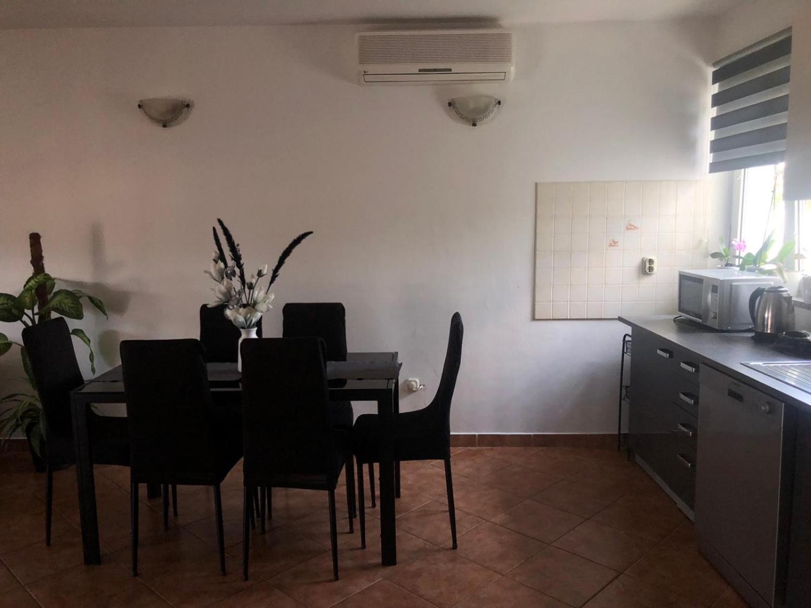 Apartman Sara ロヴィニ エクステリア 写真